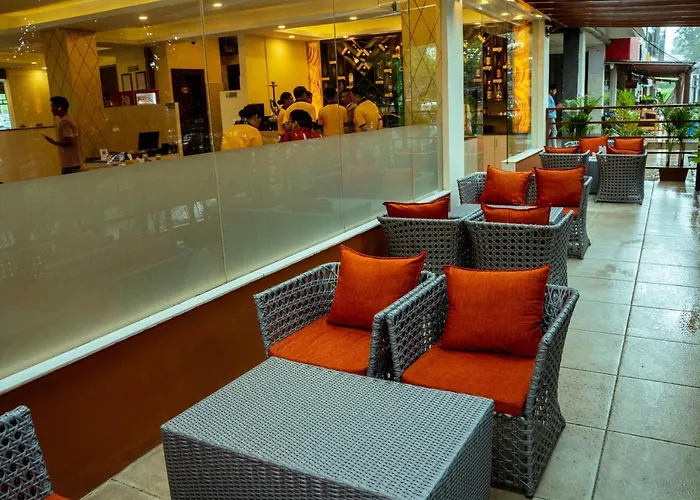Black Diamond - Transit Point Inside Airport 4*