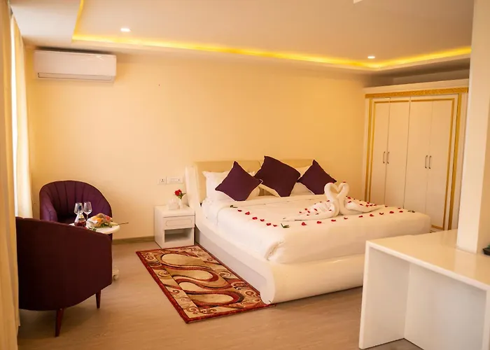 Black Diamond - Transit Point Inside Airport Hotel 4*