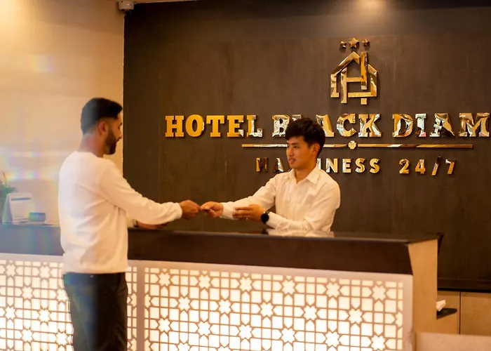 Black Diamond - Transit Point Inside Airport Hotel Katmandou